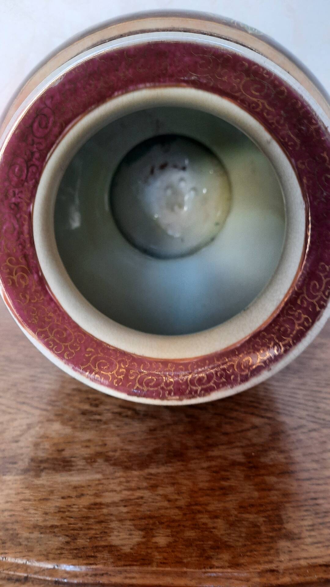 Grand vase en céramique ancien