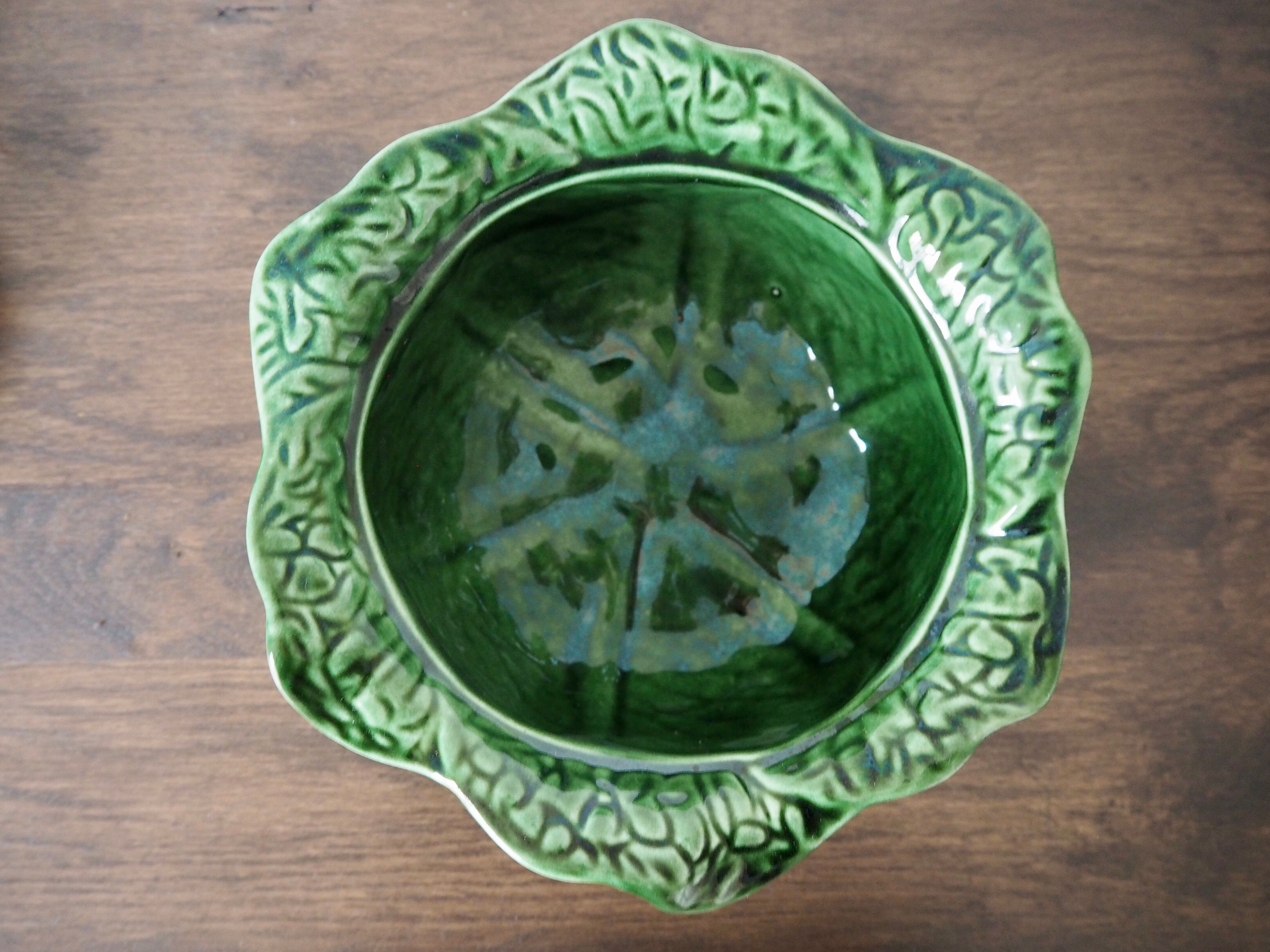 Souptureen and dish in cabbage slip