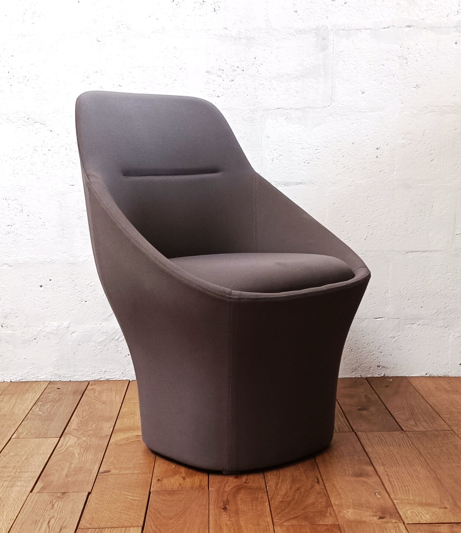 Ezy designer armchair, Christophe Pillet