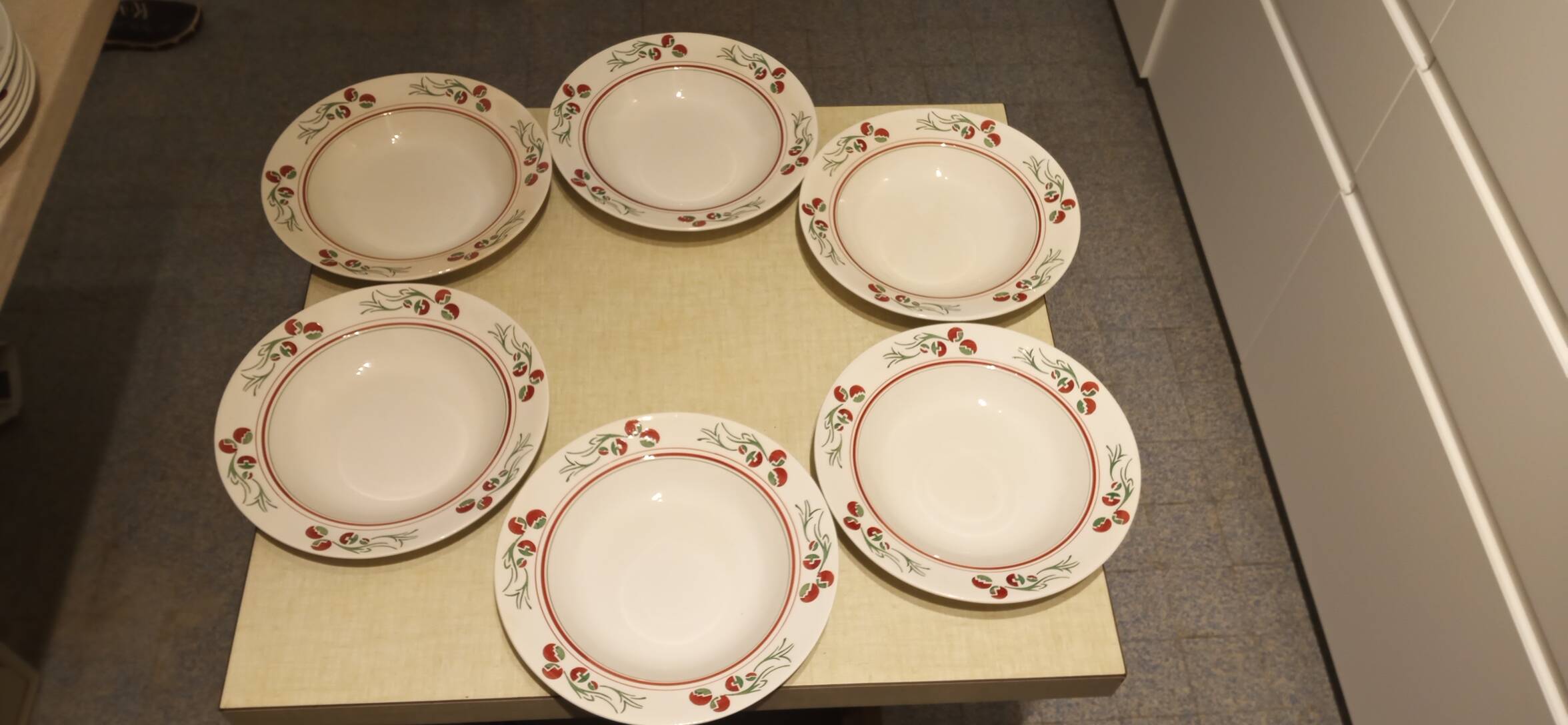 6 Villeroy & Boch art-deco soup plates
