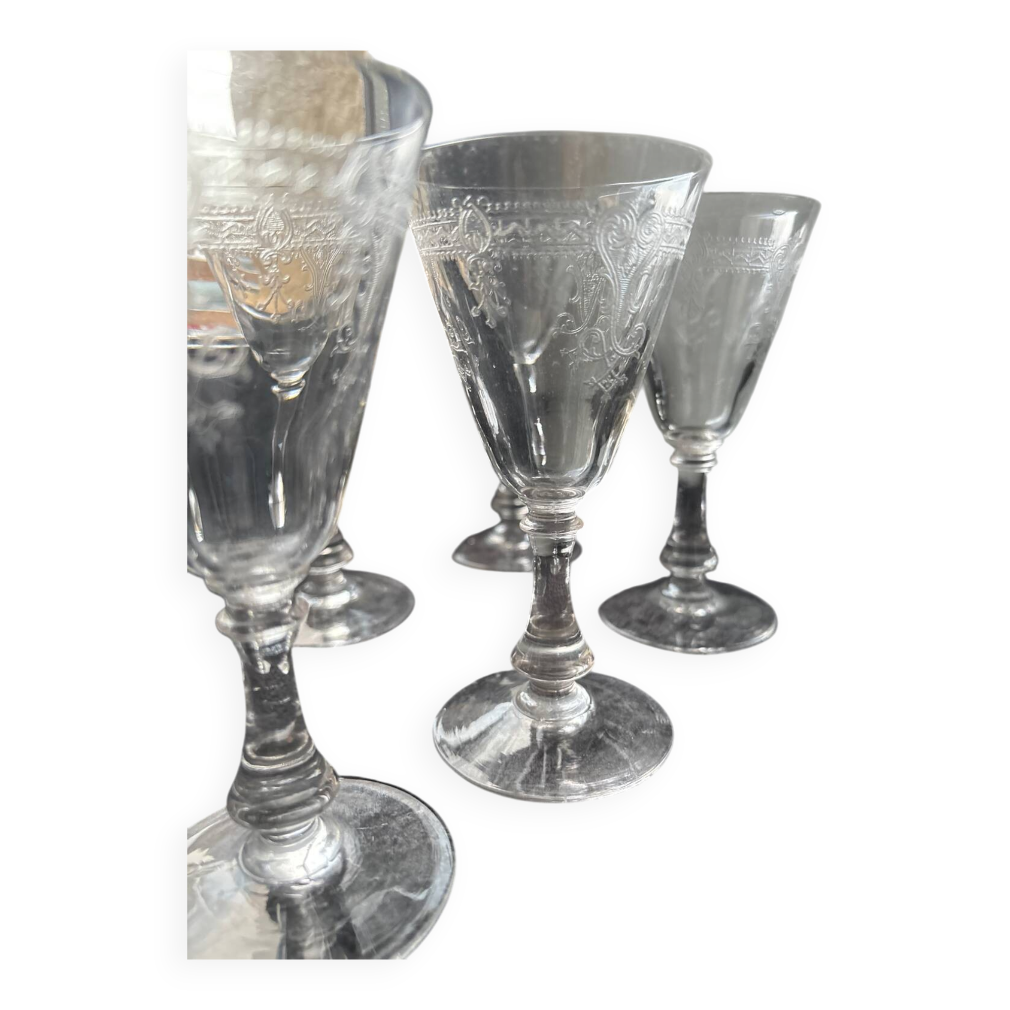 10 wine glasses