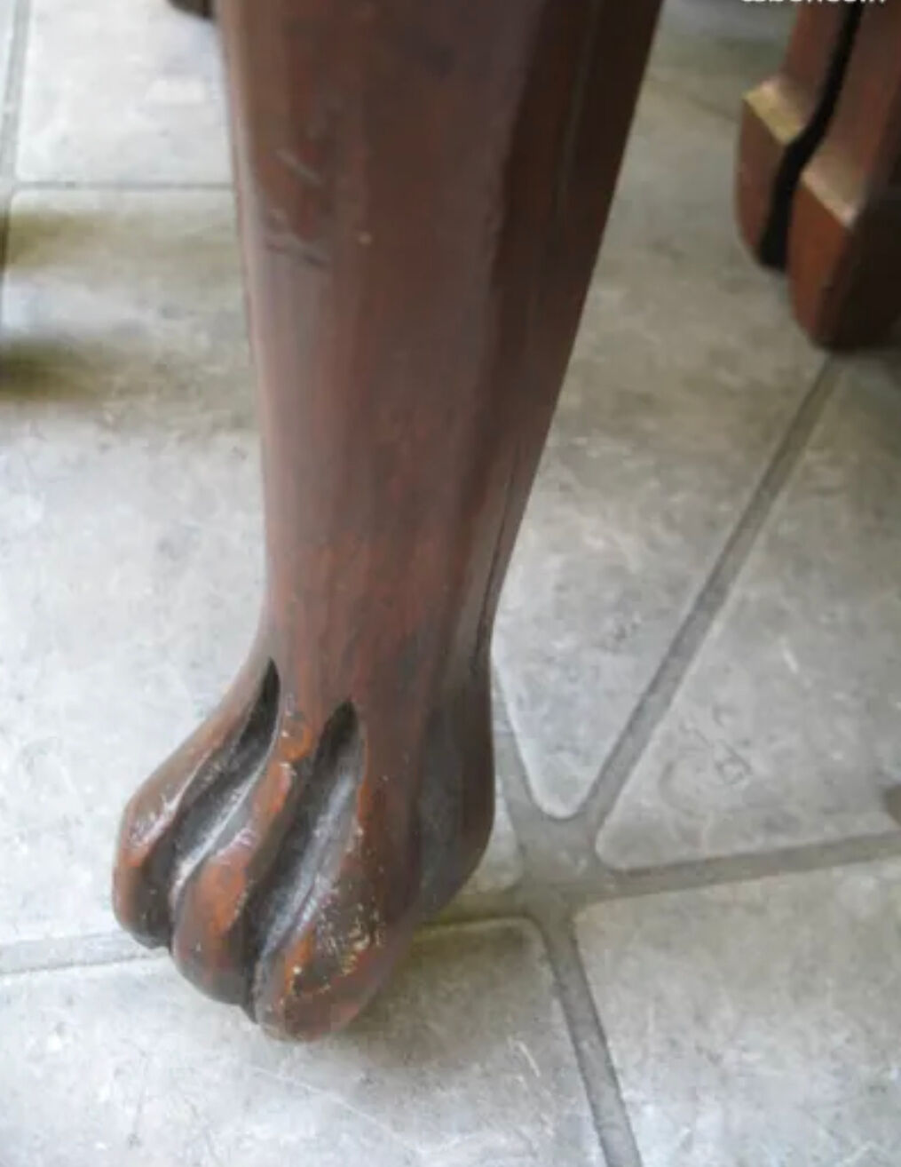 Carved coffee table and 4 built-in stools