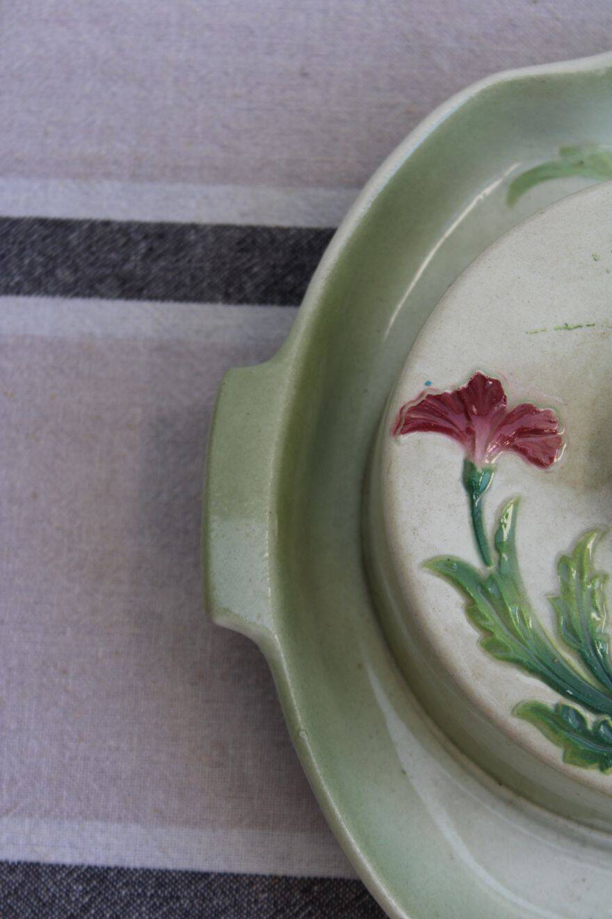 Ceramic cheese board