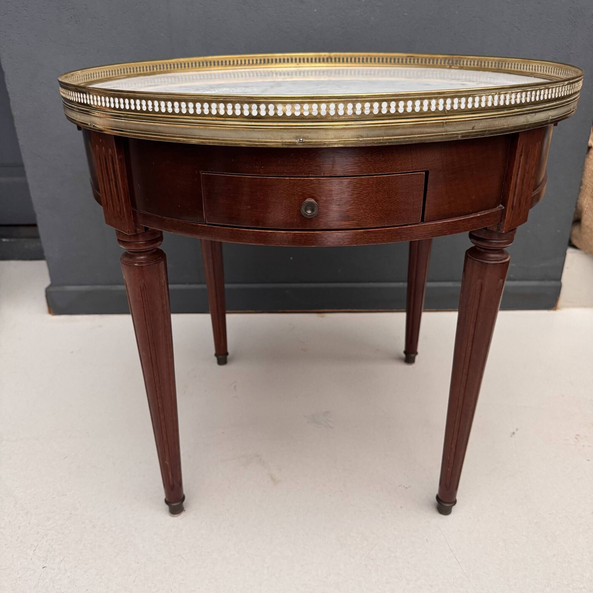 Louis XVI style bouillotte table in mahogany and white marble - Ø 60 cm