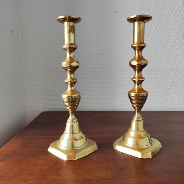 Paire de bougeoirs anciens laiton massif