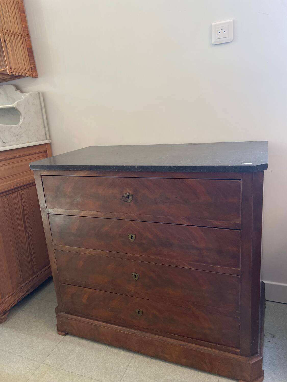 Commode Louis Philippe marbre noir