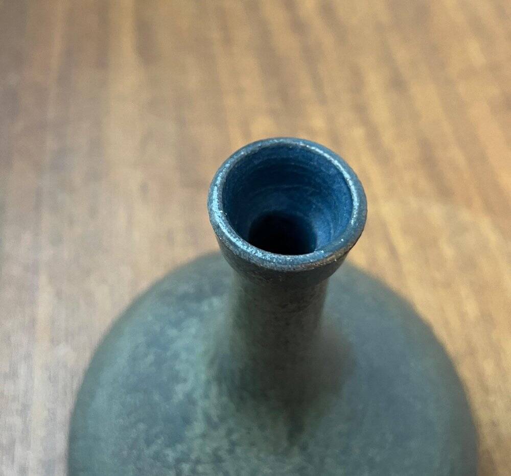 Mid-century minimalist studio pottery vase by Mathies Schwarze, Germany, 1960s.