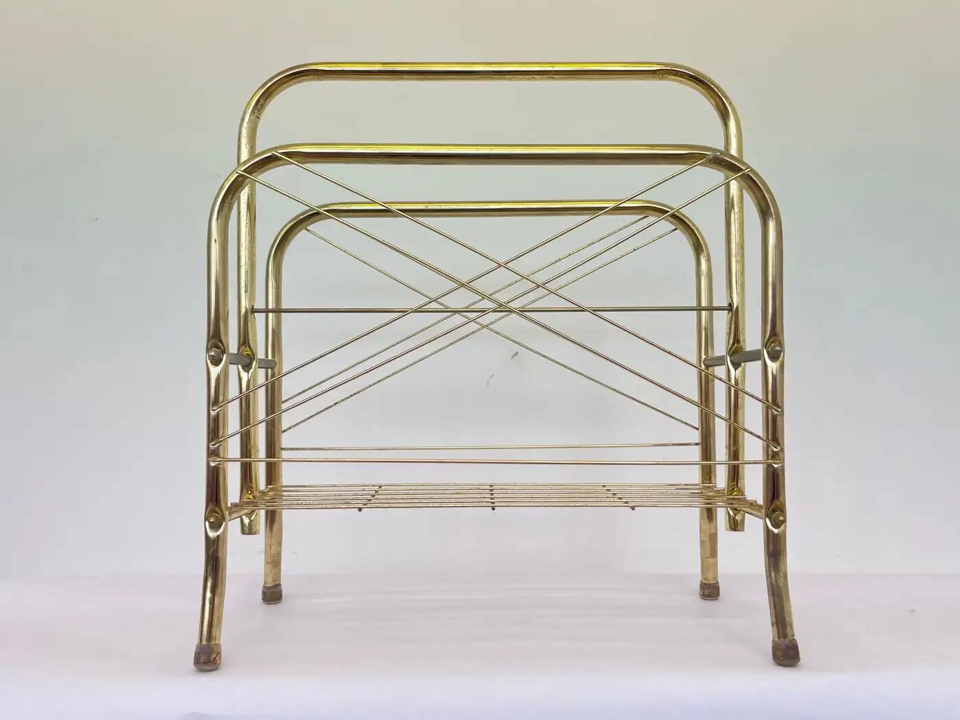 Présentoir à journaux/revues en métal doré des années 1980