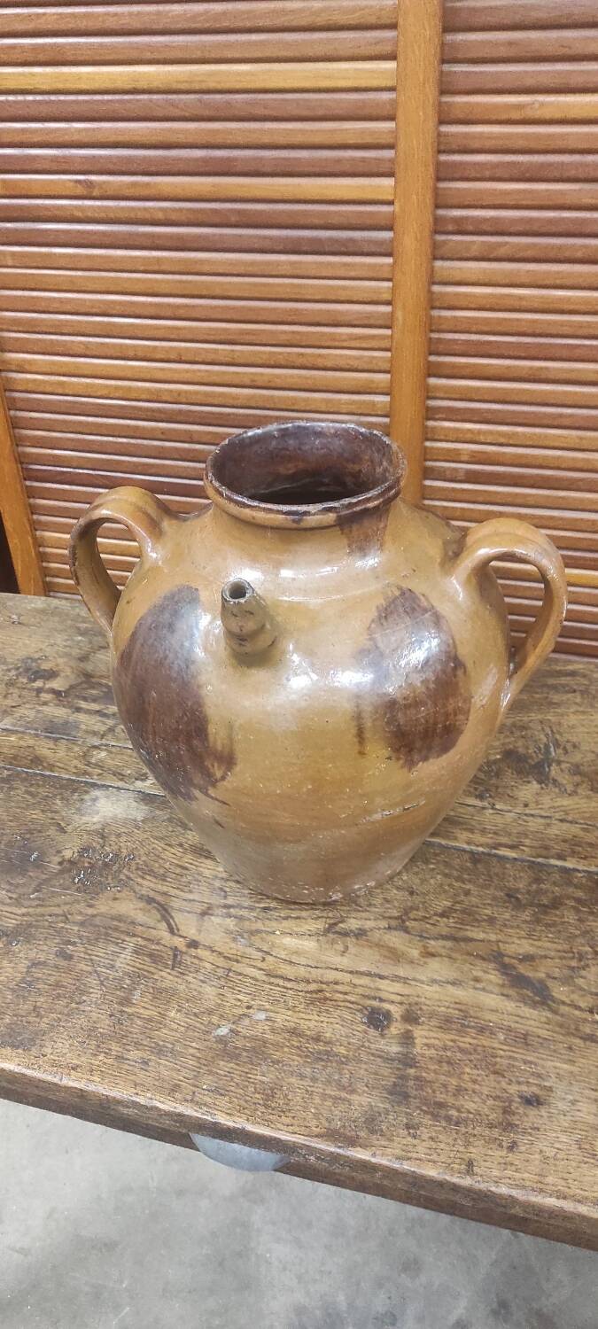 Buire jar vase jug Auvergne in old terracotta