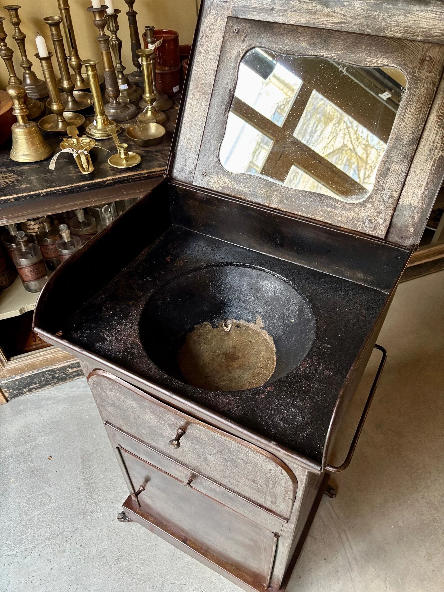 Metal washstand, Napoleon III period