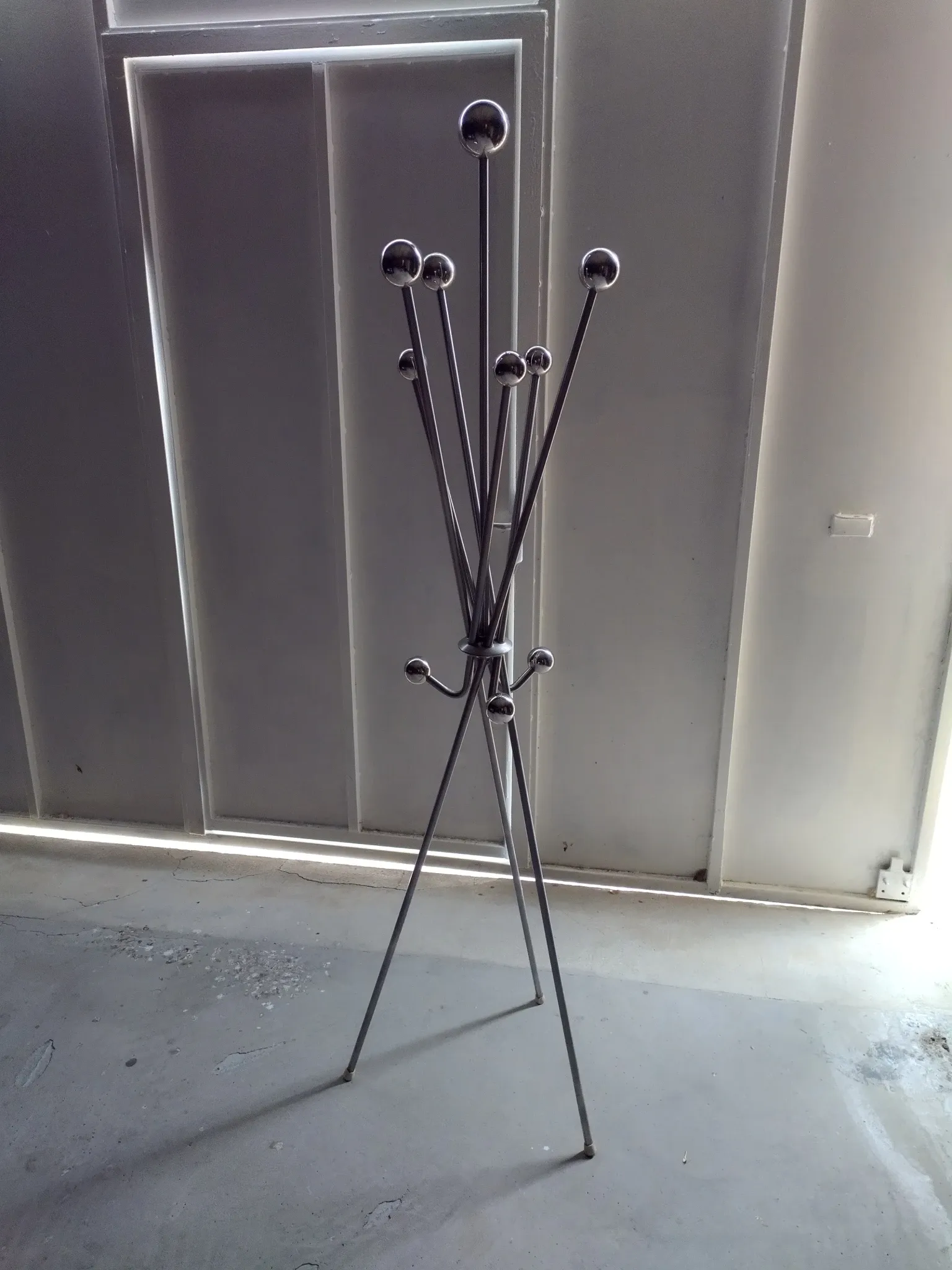 Foldable coat rack