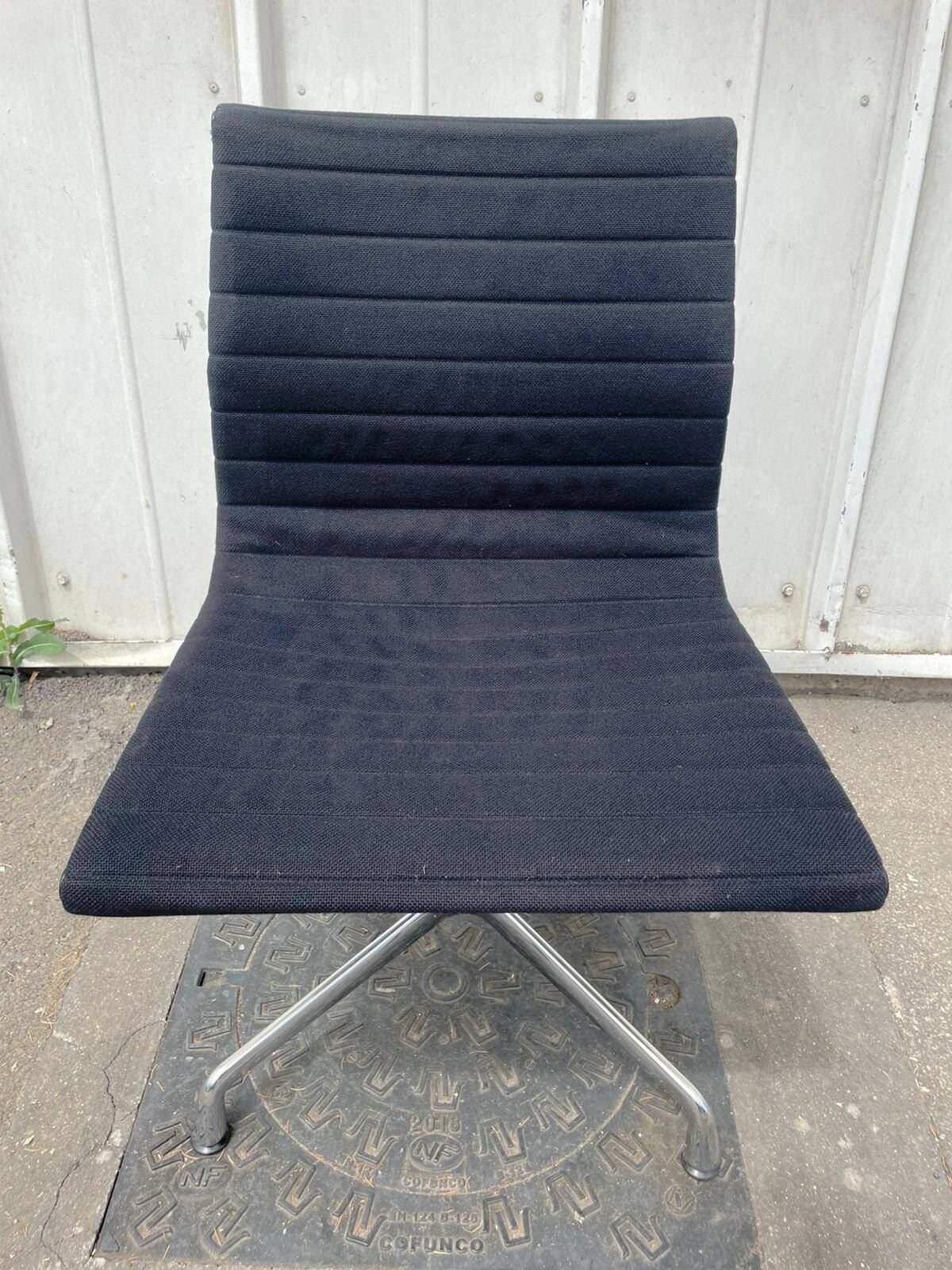 EA106 office chair, Eames