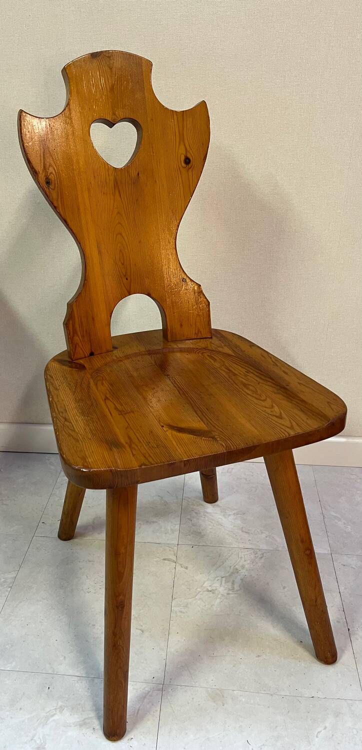 Mountain chalet style pine chair
