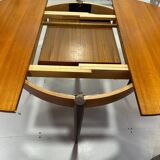 Scandinavian round table