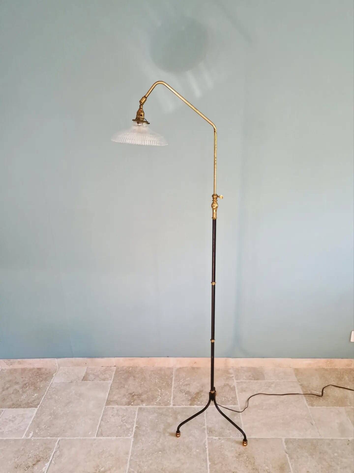 Lampadaire articulé, pied tripode, Mid-century, France, 1950