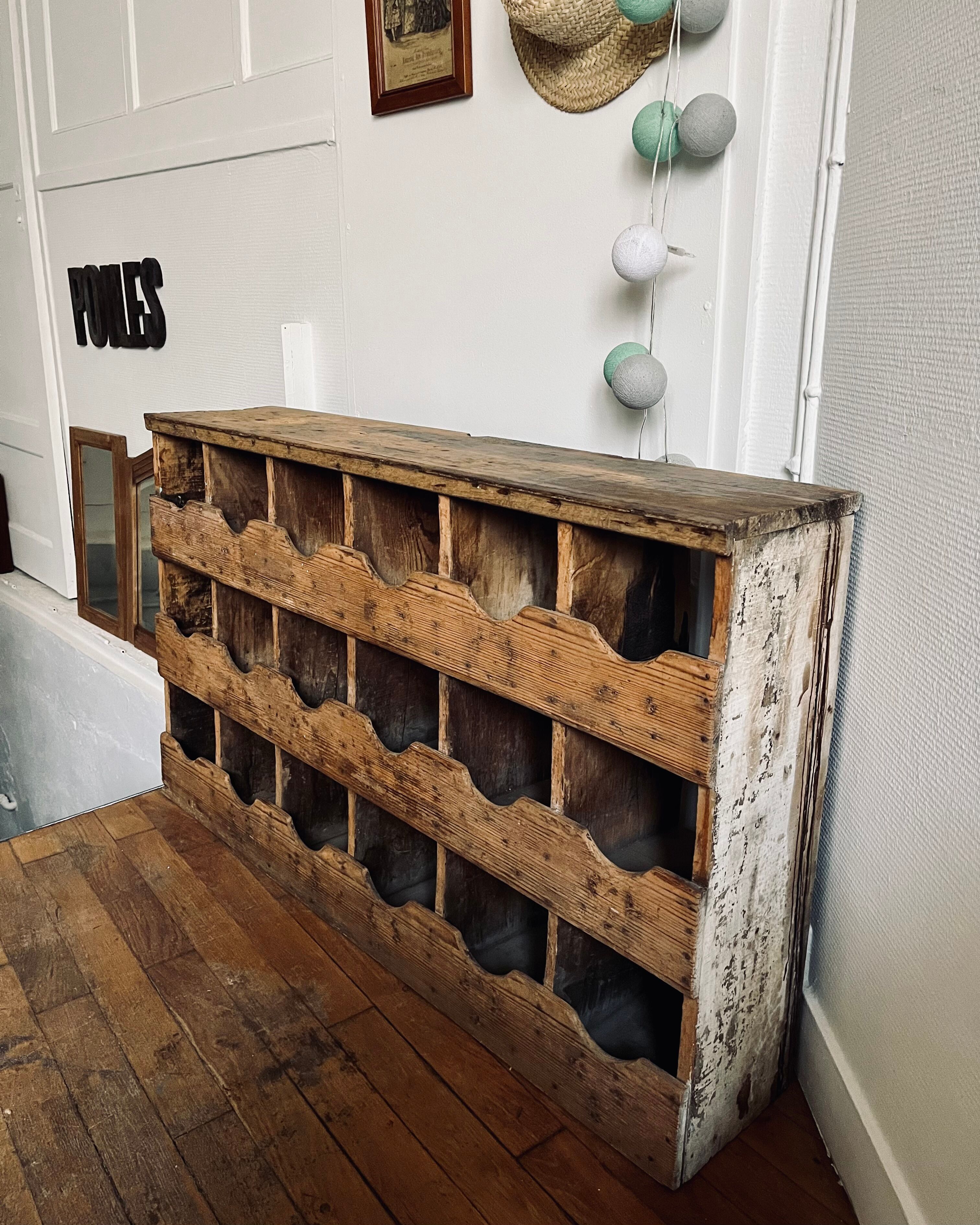 Trade furniture with lockers