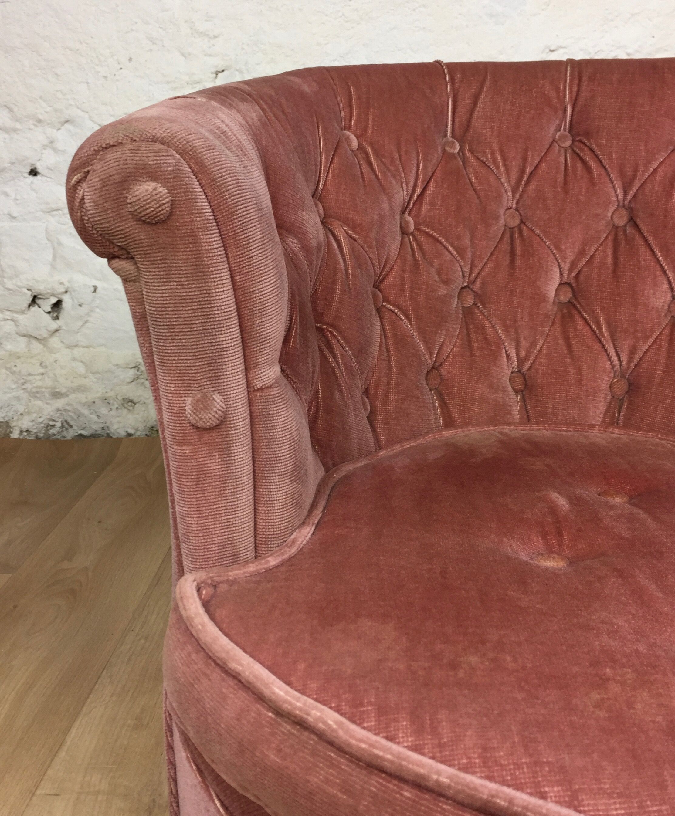 Powdered pink velvet toad chair