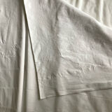 Drap plat fin brodé main