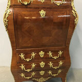 Secrétaire galbé de style Louis XV