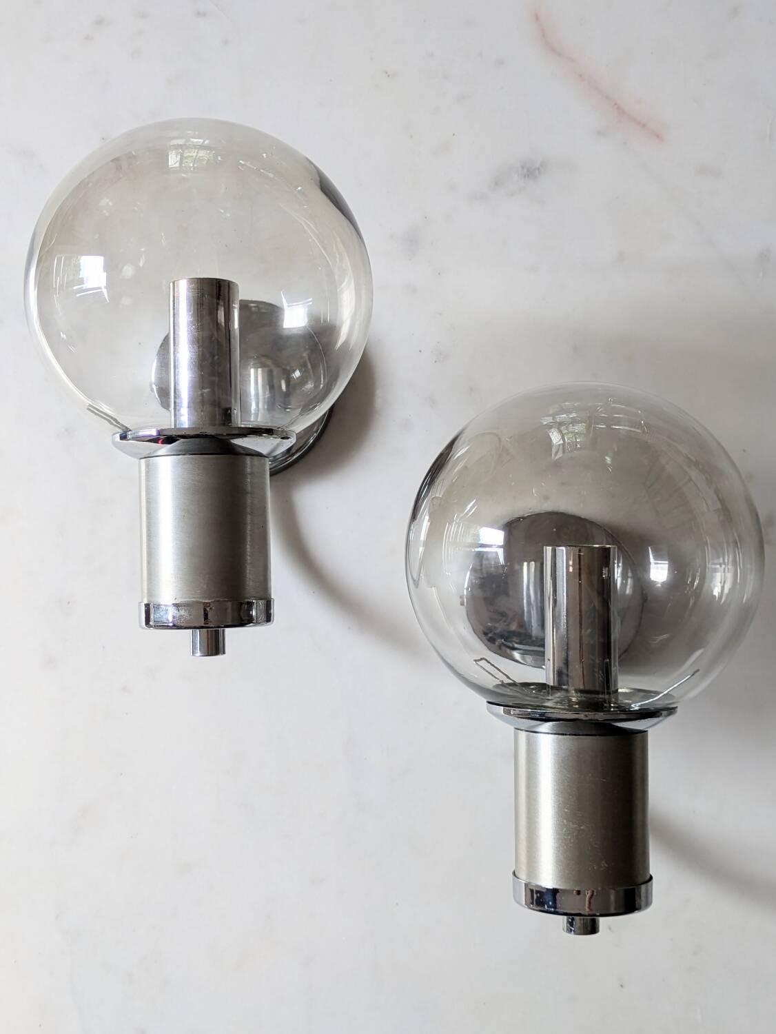 Duo See Delmas 70' wall lights