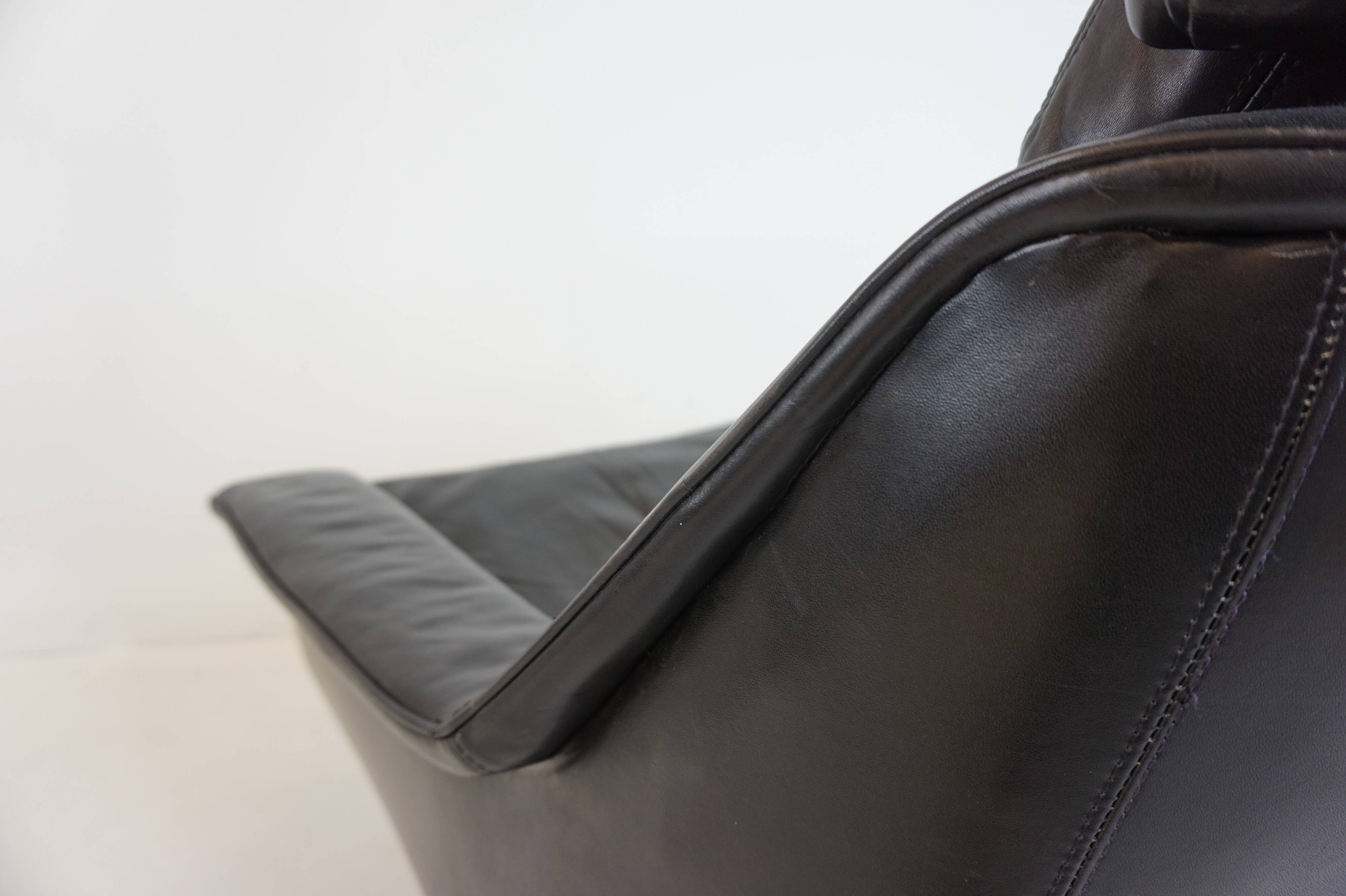 ESA leather chair 802 by Werner Langenfeld
