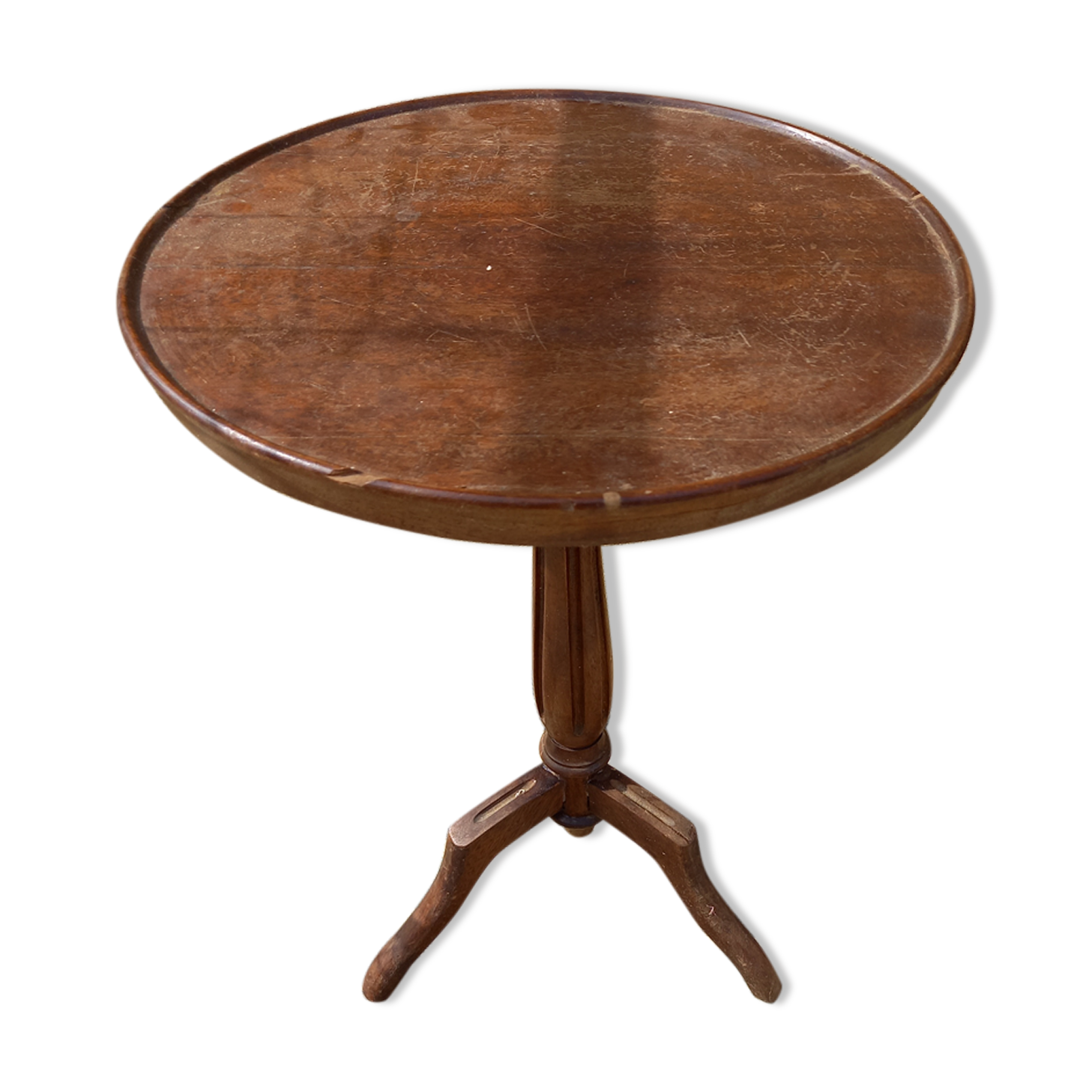 Wooden pedestal table