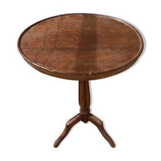 Wooden pedestal table