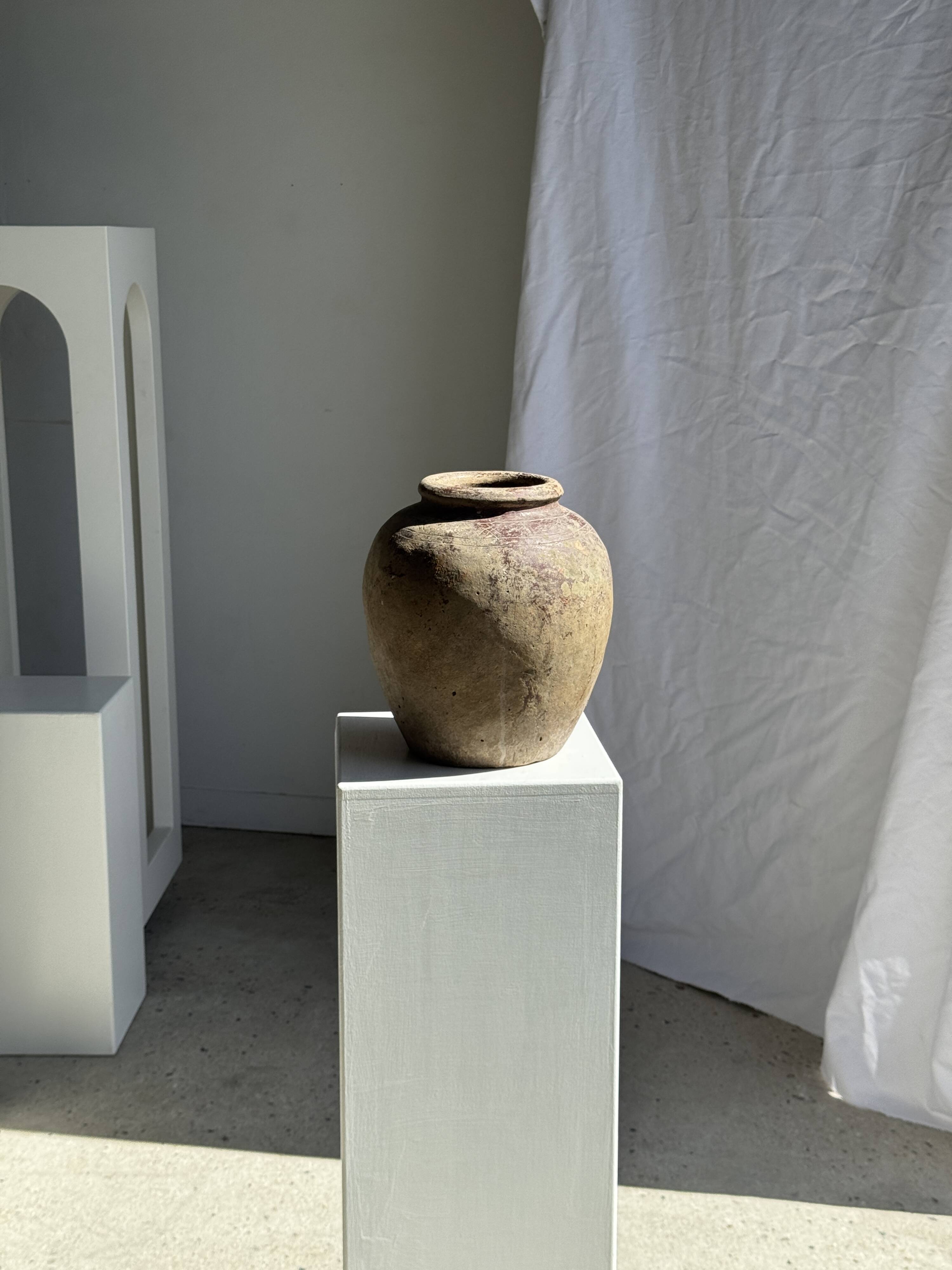 Borneo vase in brown terracotta (1) H35 D23