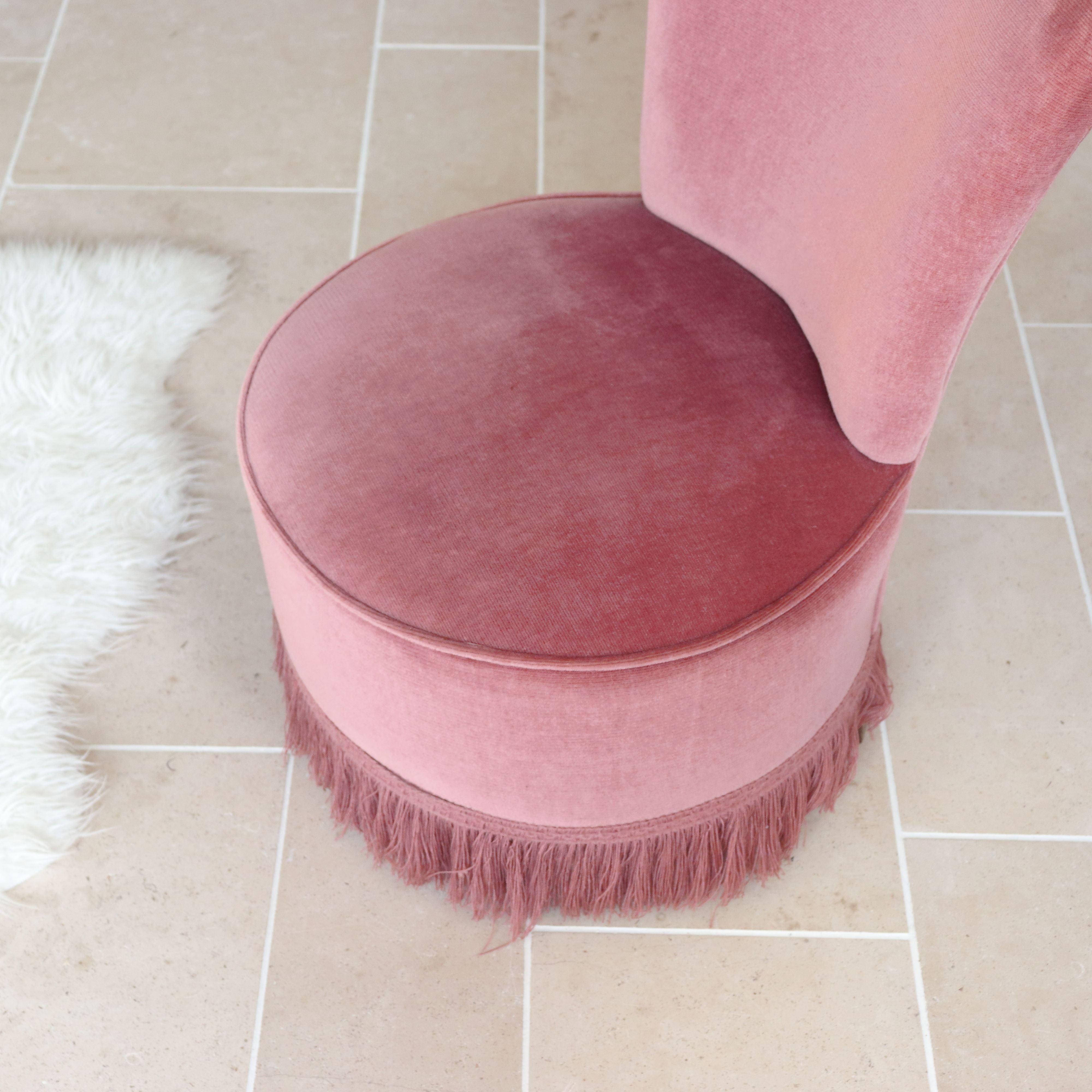 Vintage toad armchair in pink velvet with fringes, 50s/60s