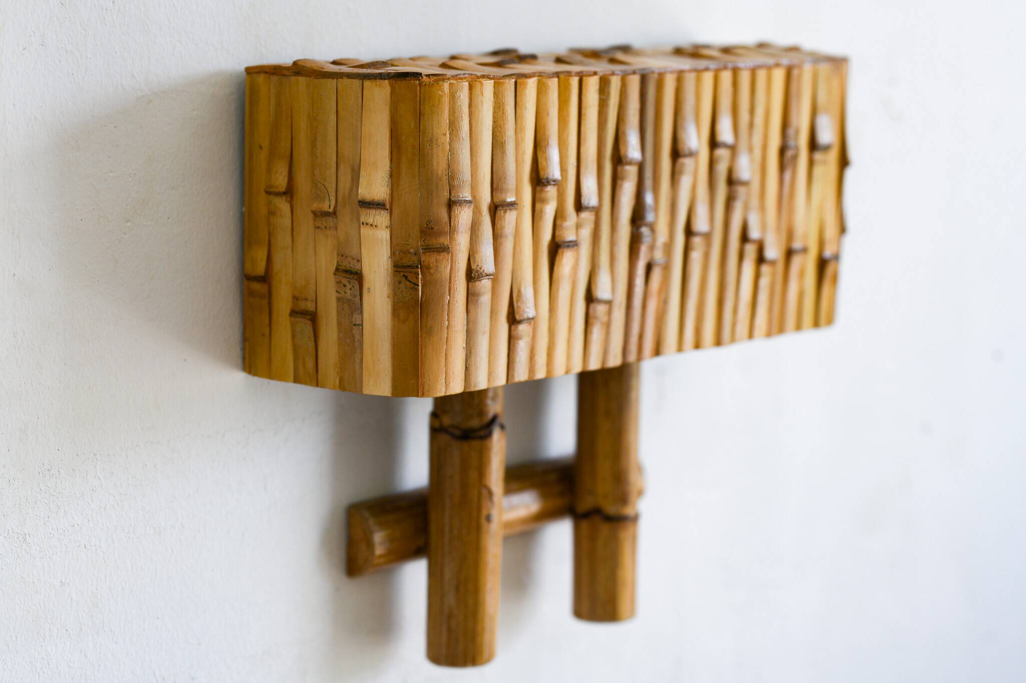 Lampe murale en rotin et bambou de style moderne du milieu du siècle