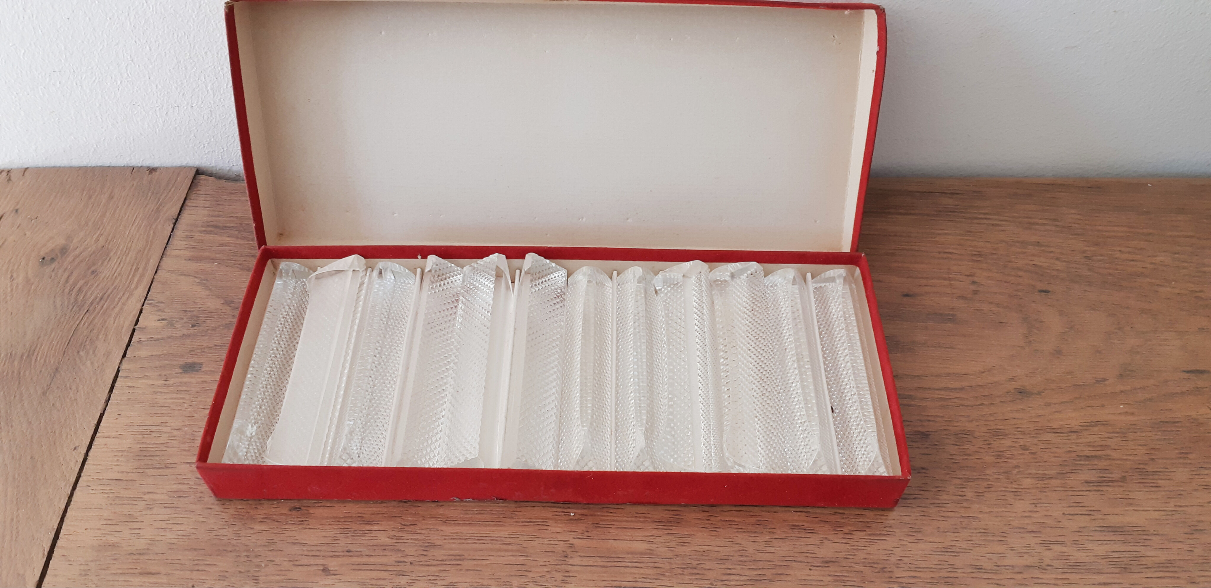 Glass knife holders