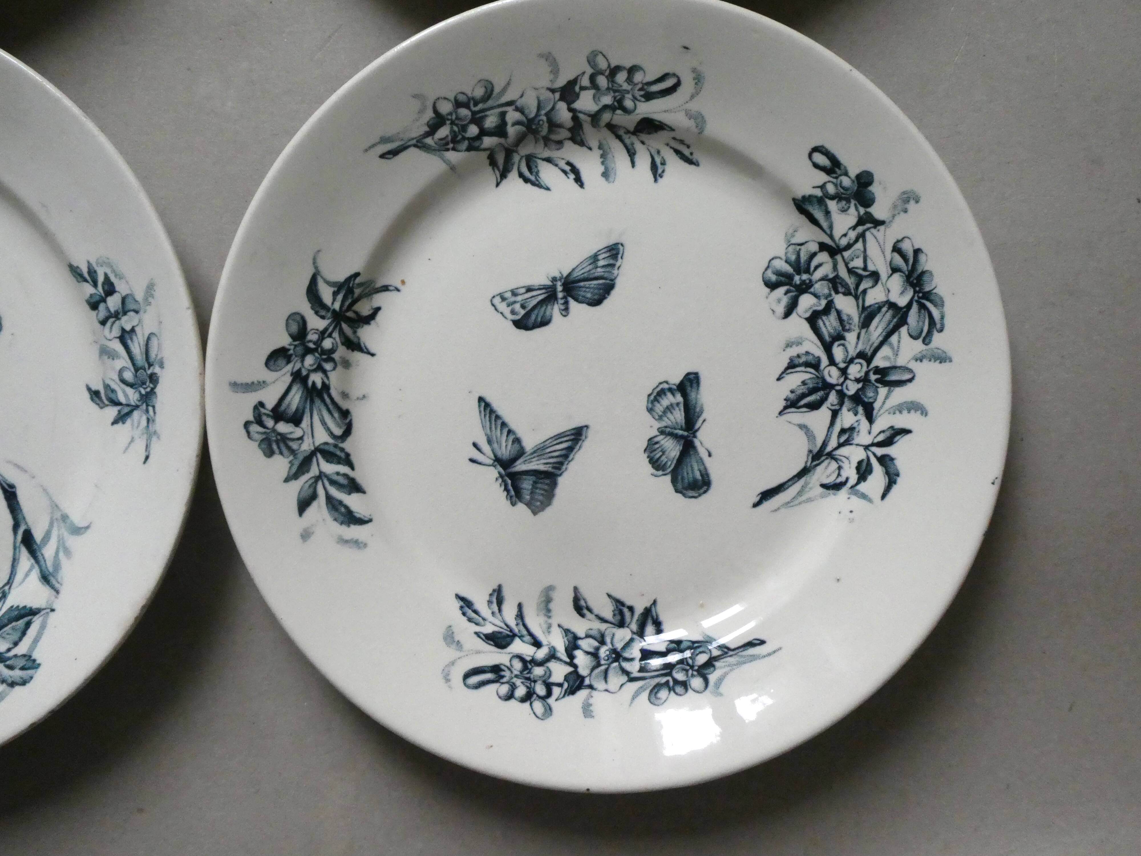 6 assiettes plates Badonviller, papillons et fleurs, 1900