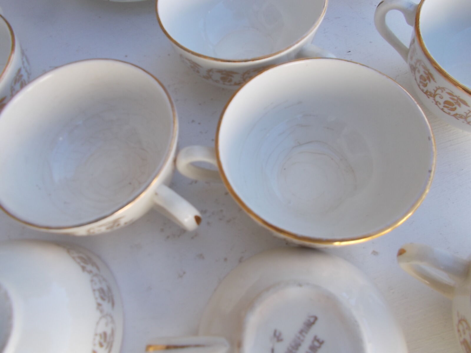 Lot of 10 Sarreguemines cups and saucers.