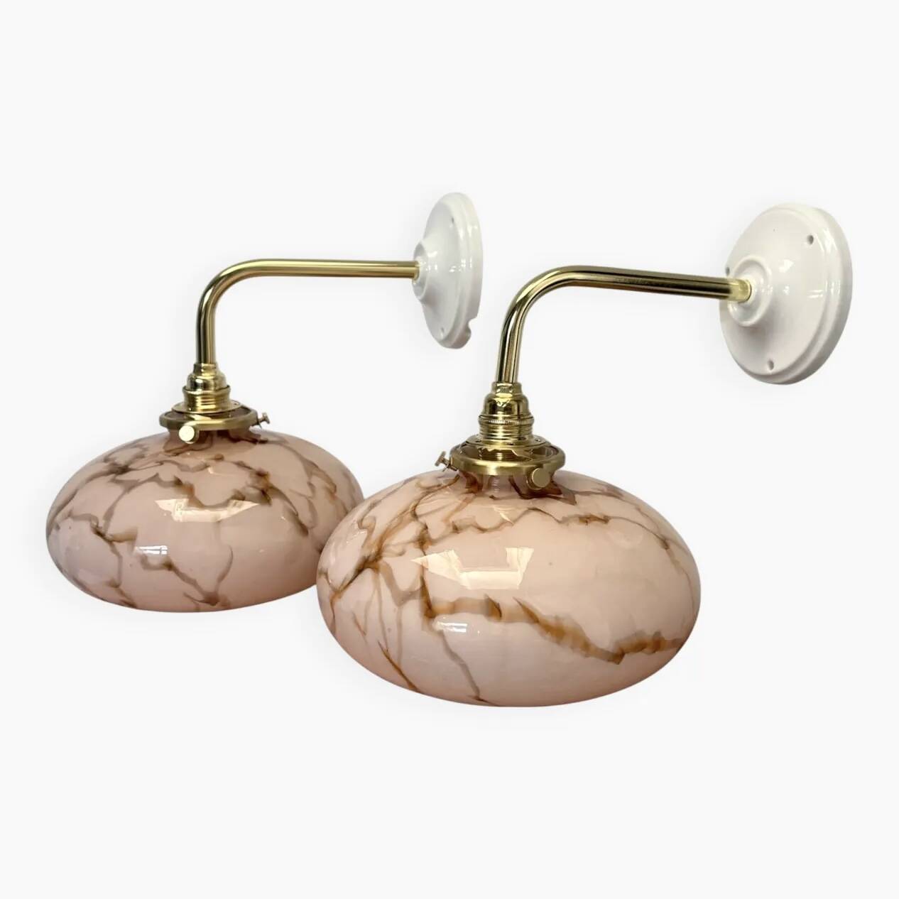 Pair of wall sconces in marbled opaline.
