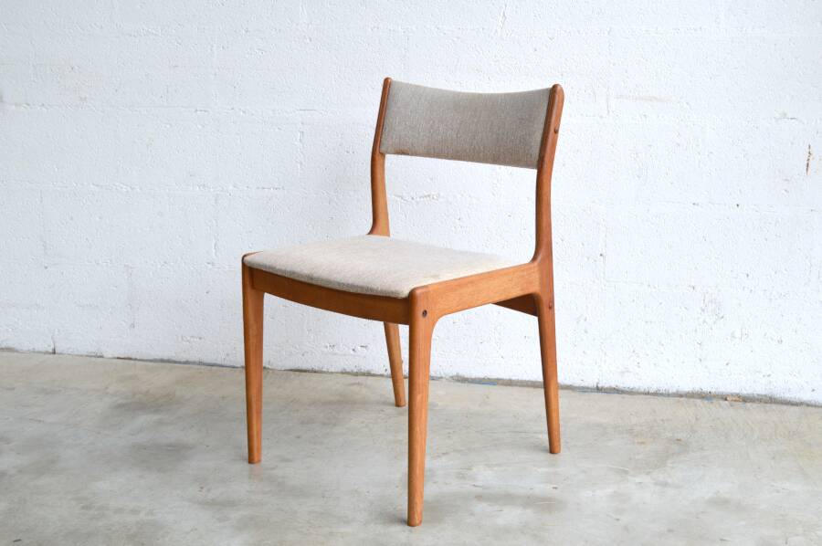 Série de quatre chaises par Johannes Andersen pour Uldum Møbelfabrik