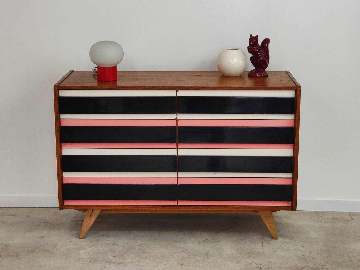 U-453 pink chest of drawers, old edition by Jiri Jiroutek for Interier Praha 1960