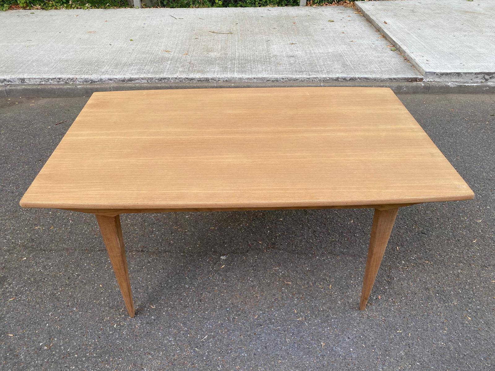Table à manger design scandinave extensible décapée en teck brut 1960