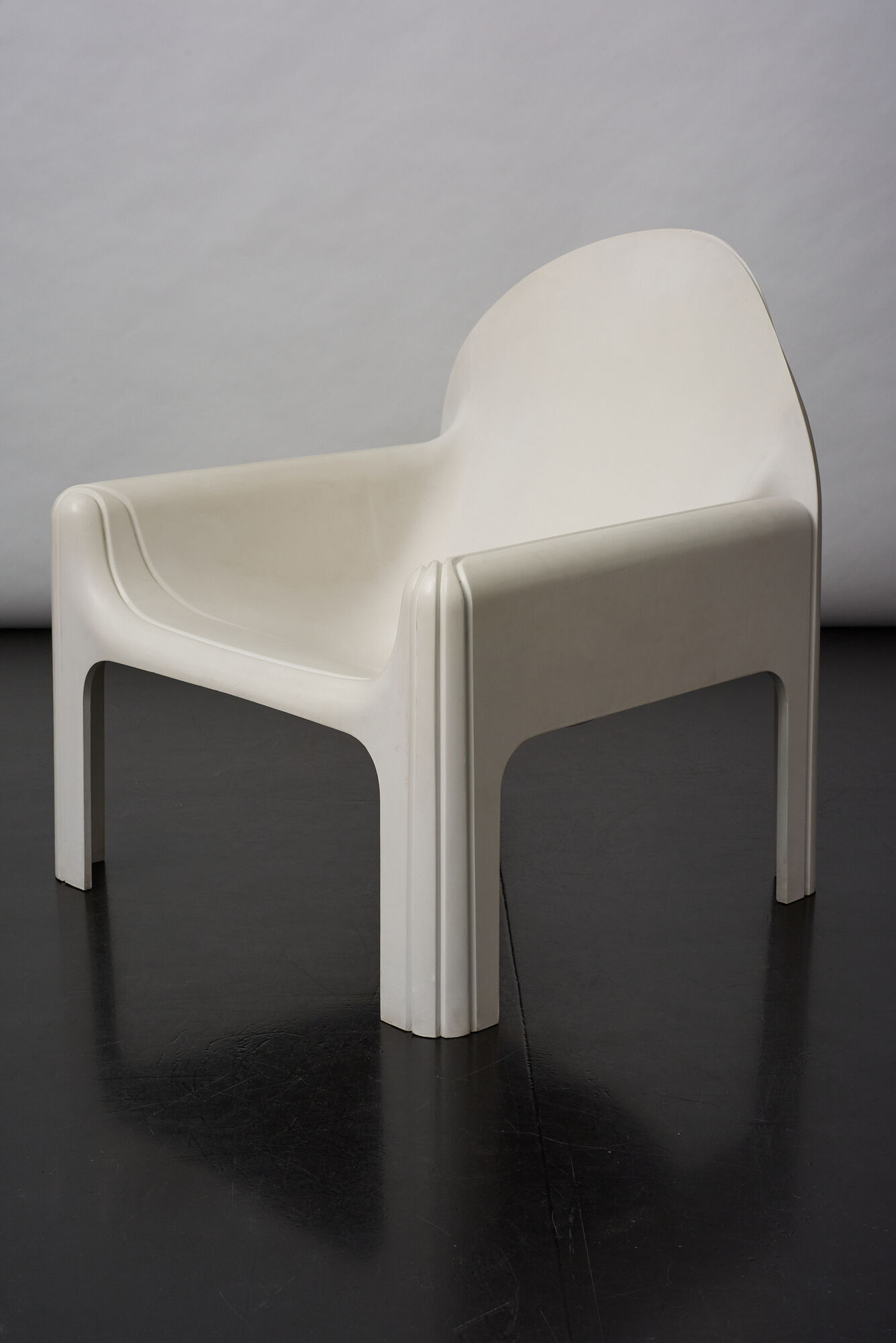 Fauteuil 4794 conçue par Gae Aulenti de Kartell, 1974
