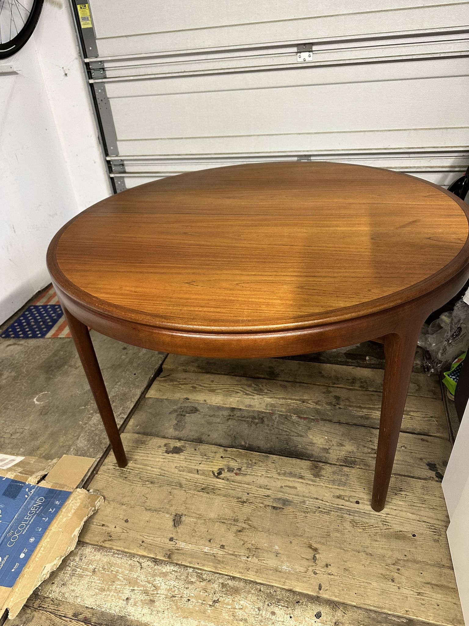 Teak dining table by samcom scandinavian