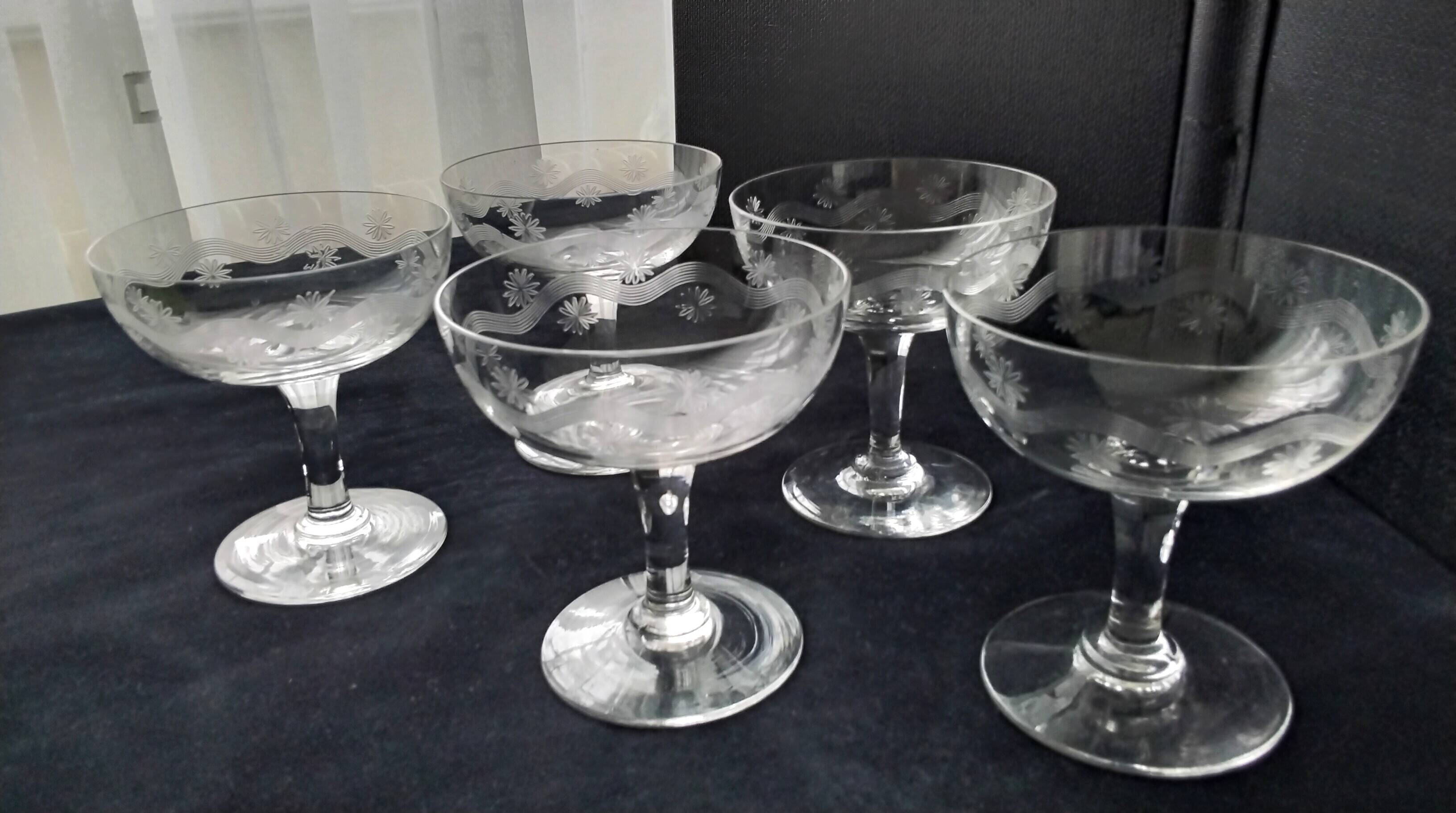 5 Coupes à champagne Vintage  Décor meulé