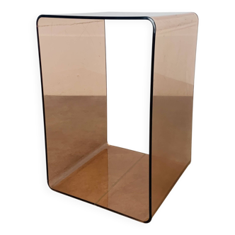 Table d'appoint plexiglas fumé cube par Michel Dumas, années 70