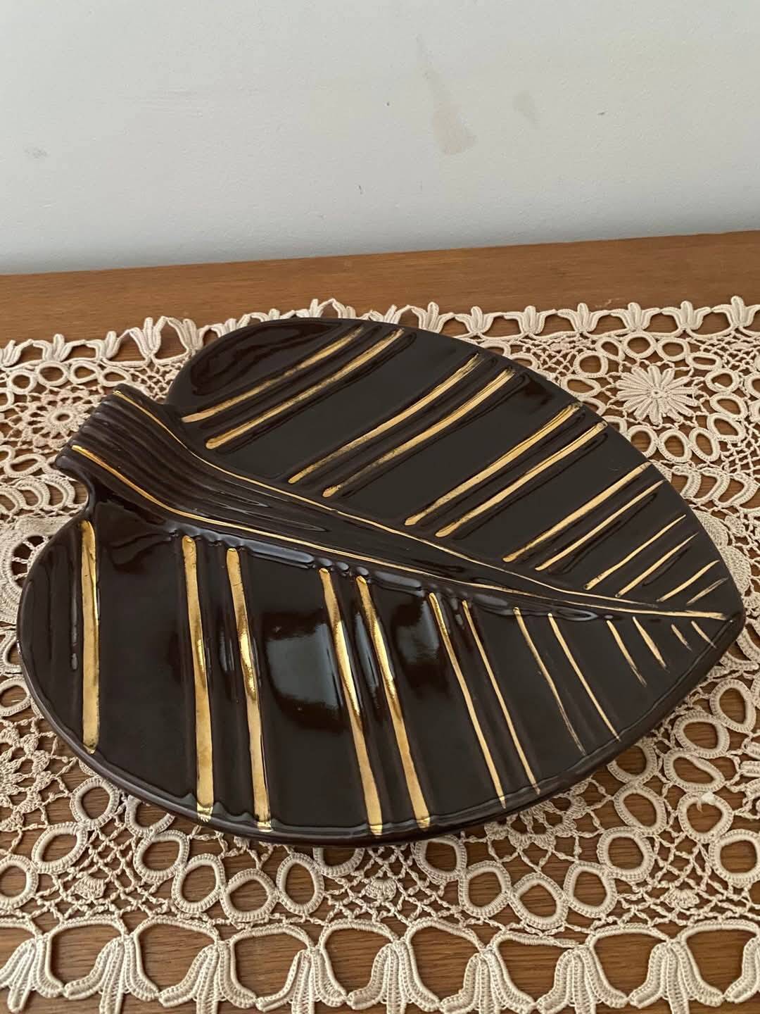 Art Deco porcelain leaf-shaped trinket trays