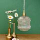 Suspension globe vintage en verre moulé
