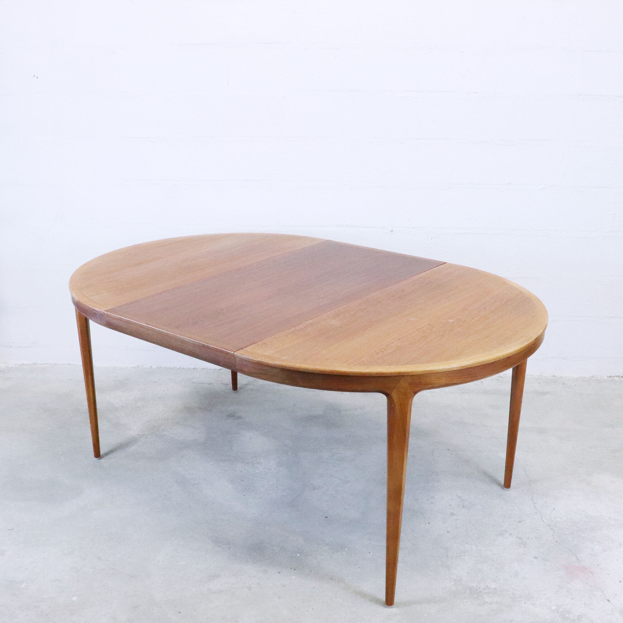 Walnut dining table, Bodafors, 1960