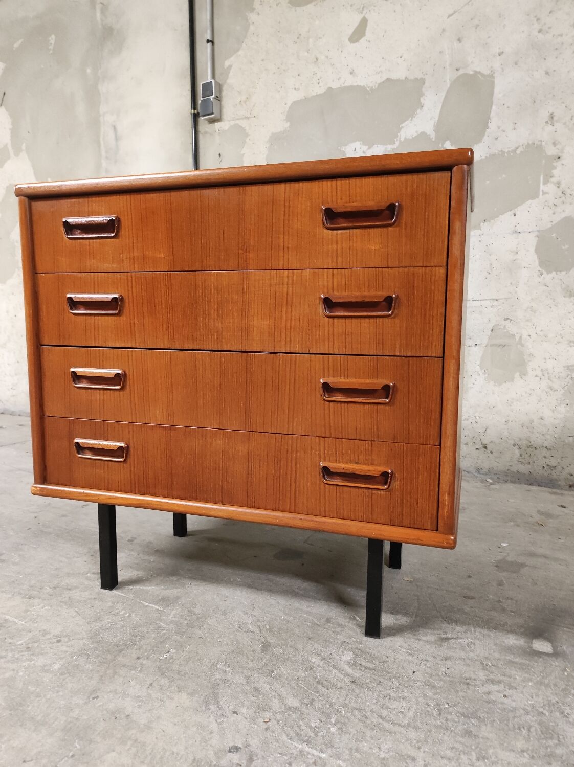Vintage Scandinavian chest of drawers