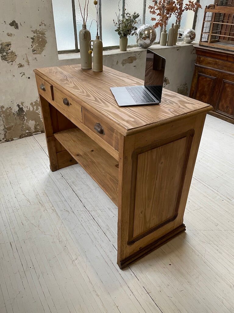 Pine shopping counter