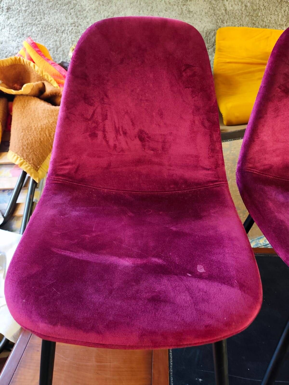 Set of 4 Contemporary Design Chairs in Burgundy/Dark Red Velvet