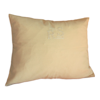 Coussin écru Monogrammes blancs R S Création