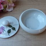 Set two jewelry boxes in Limoges porcelain, set of two jewelry boxes decorated with roses
