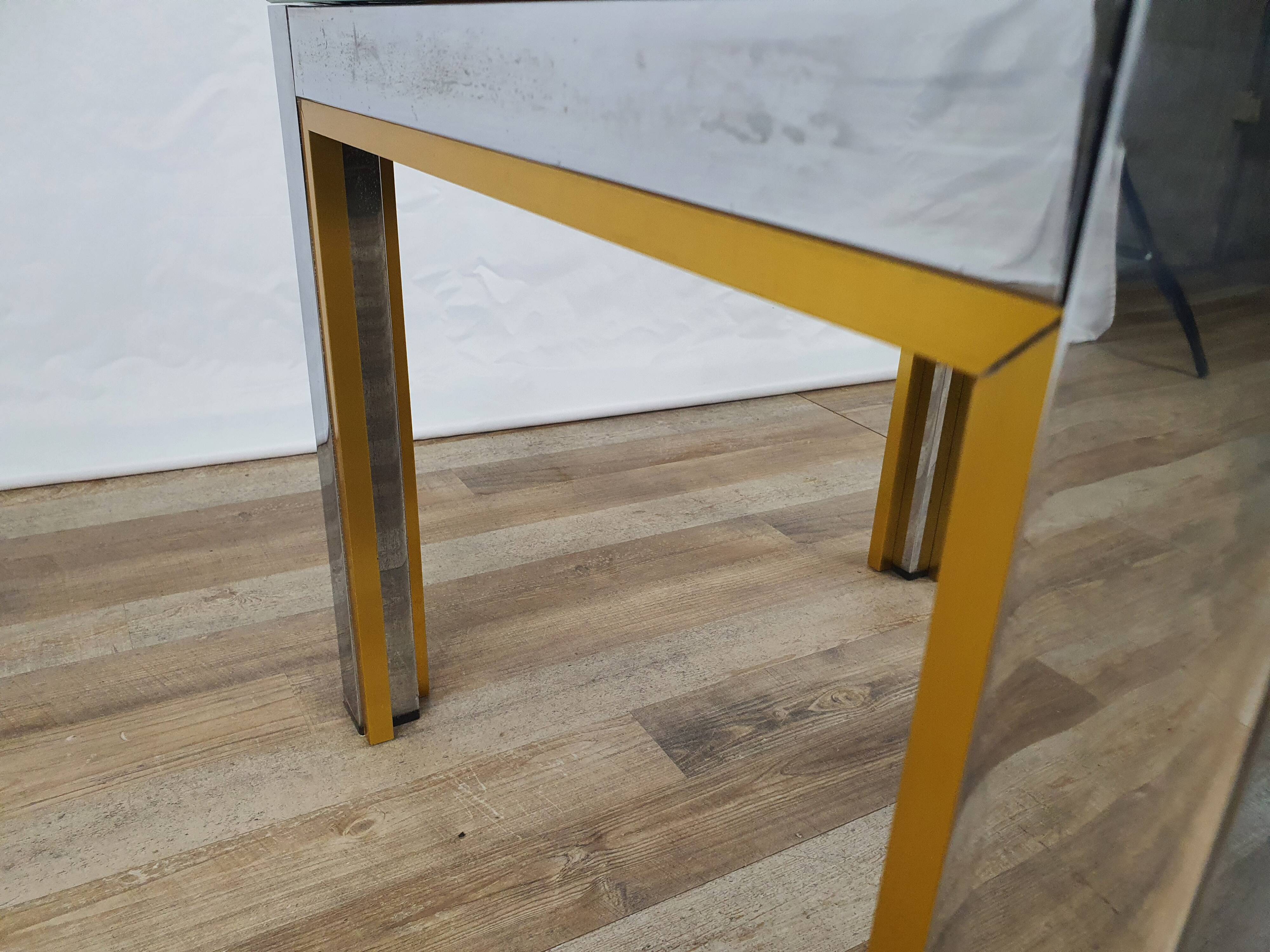 Table basse de Renato Zevi avec plateau en miroir, années 70